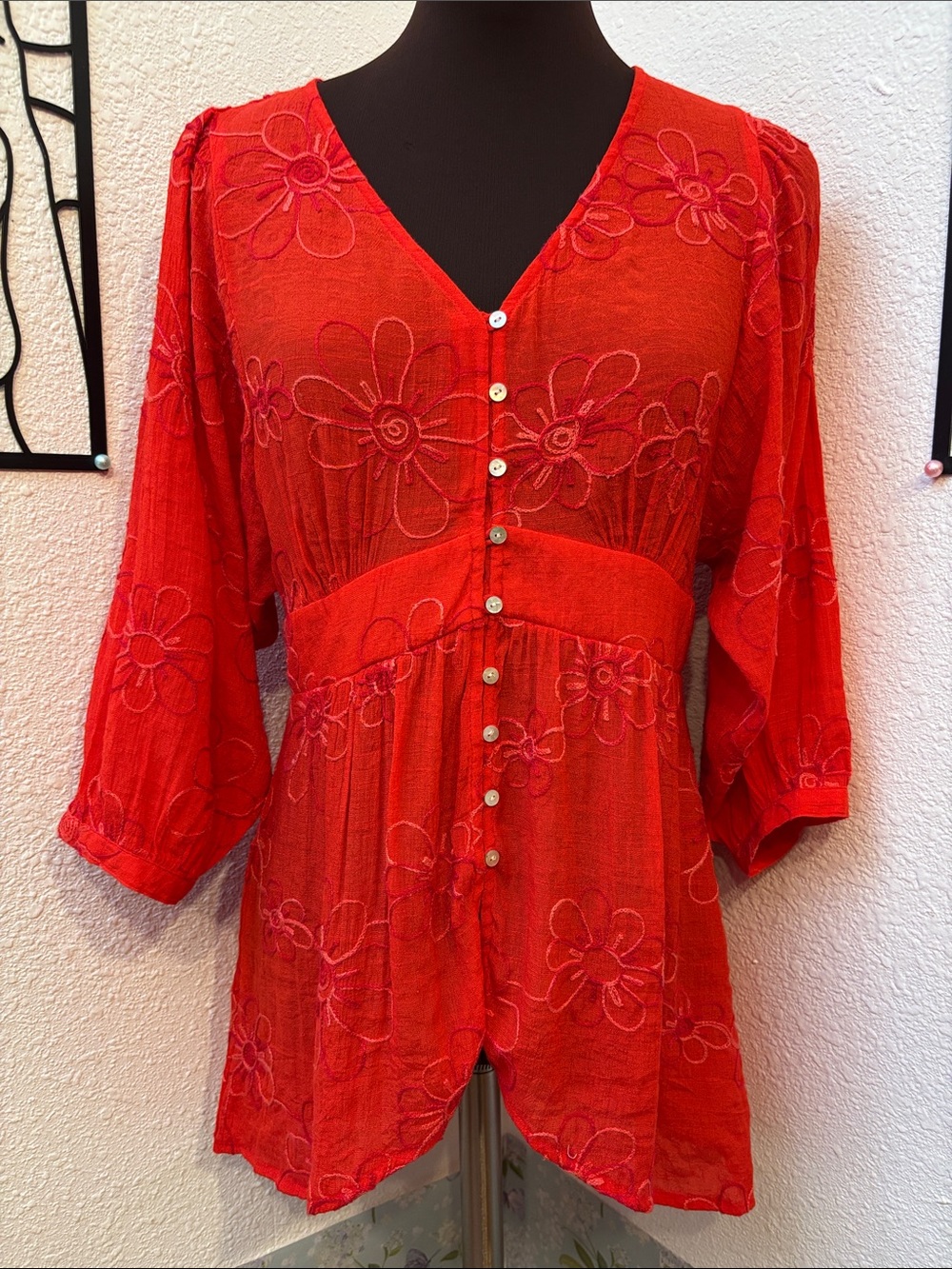 1775 Red Embroidered Floral Button-Front High-Low Top. Size S.